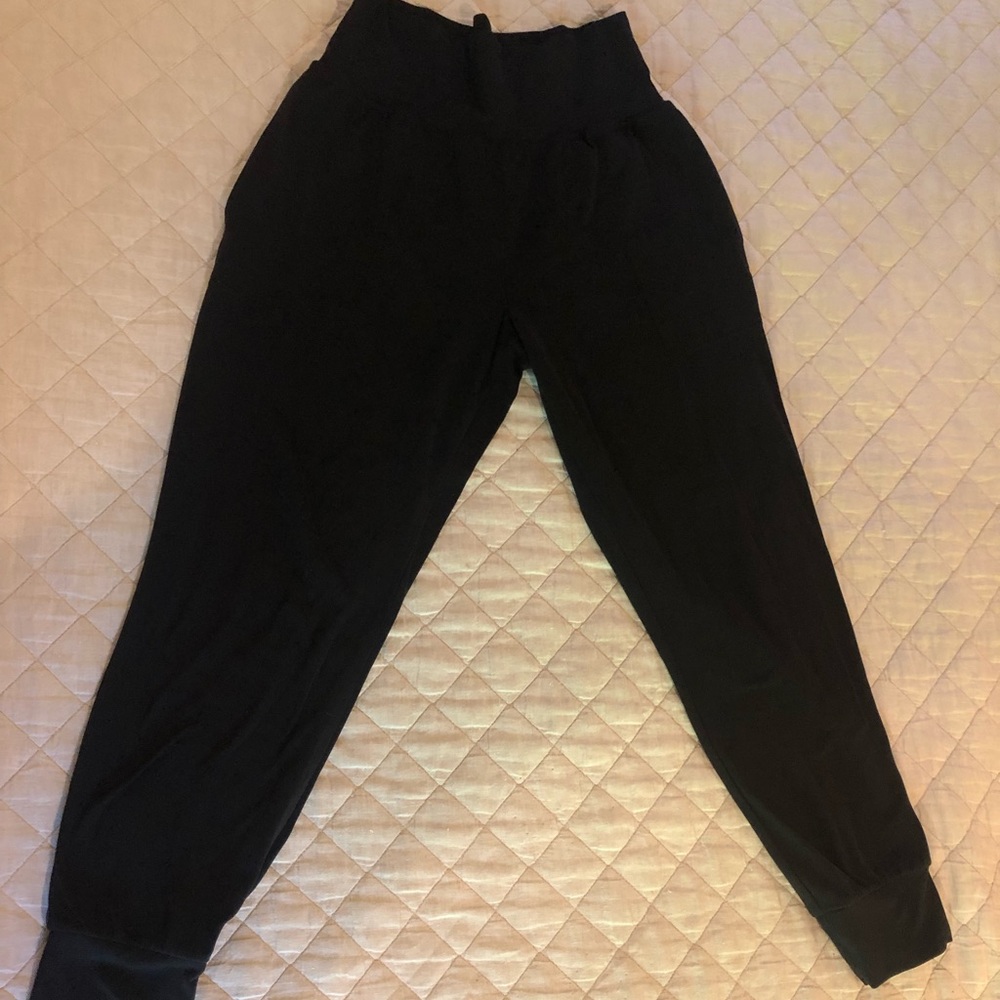 Athleta joggers. Black. Size small